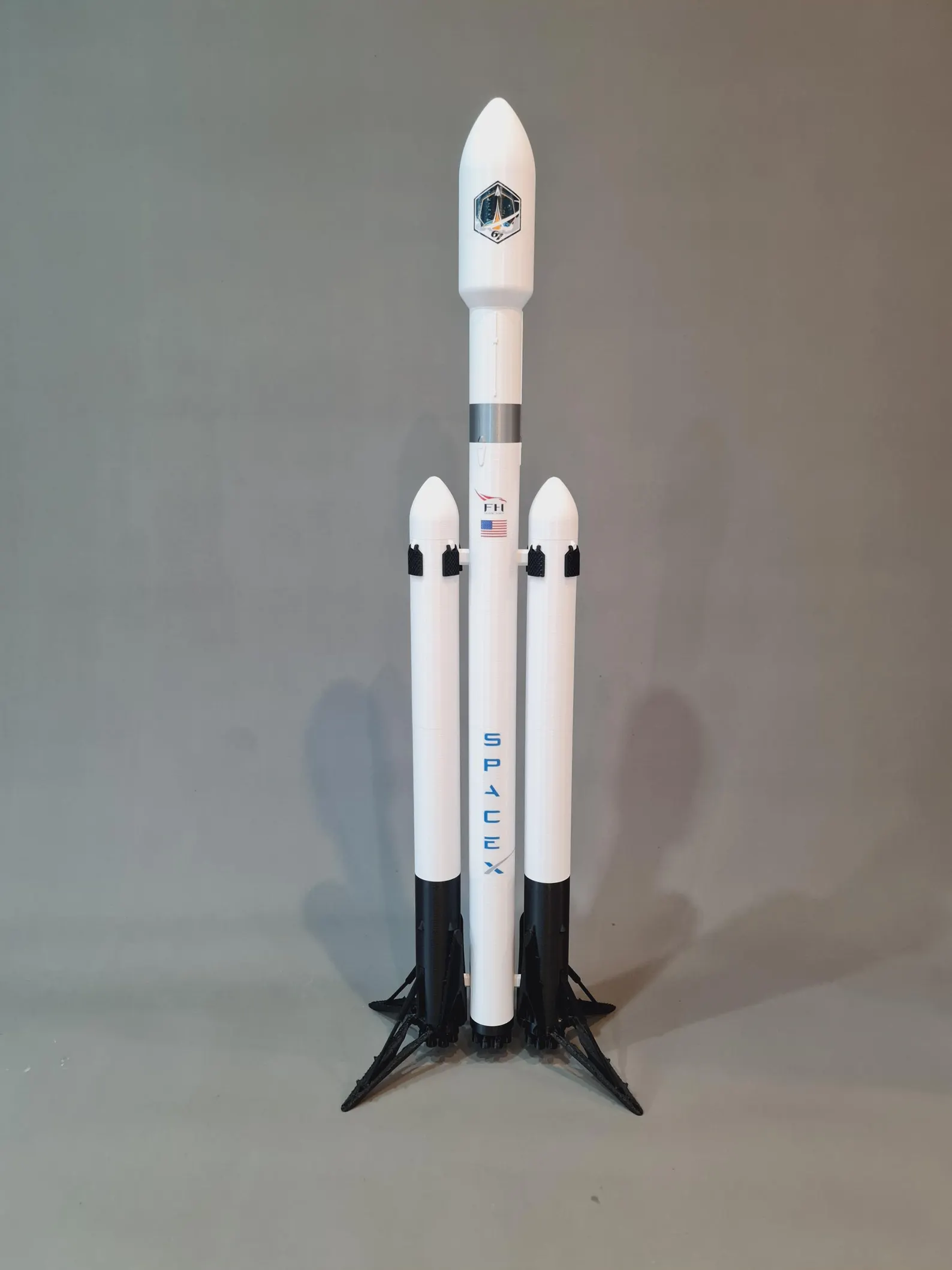 SpaceX Falcon Heavy 1:76 scale 32 inch tall